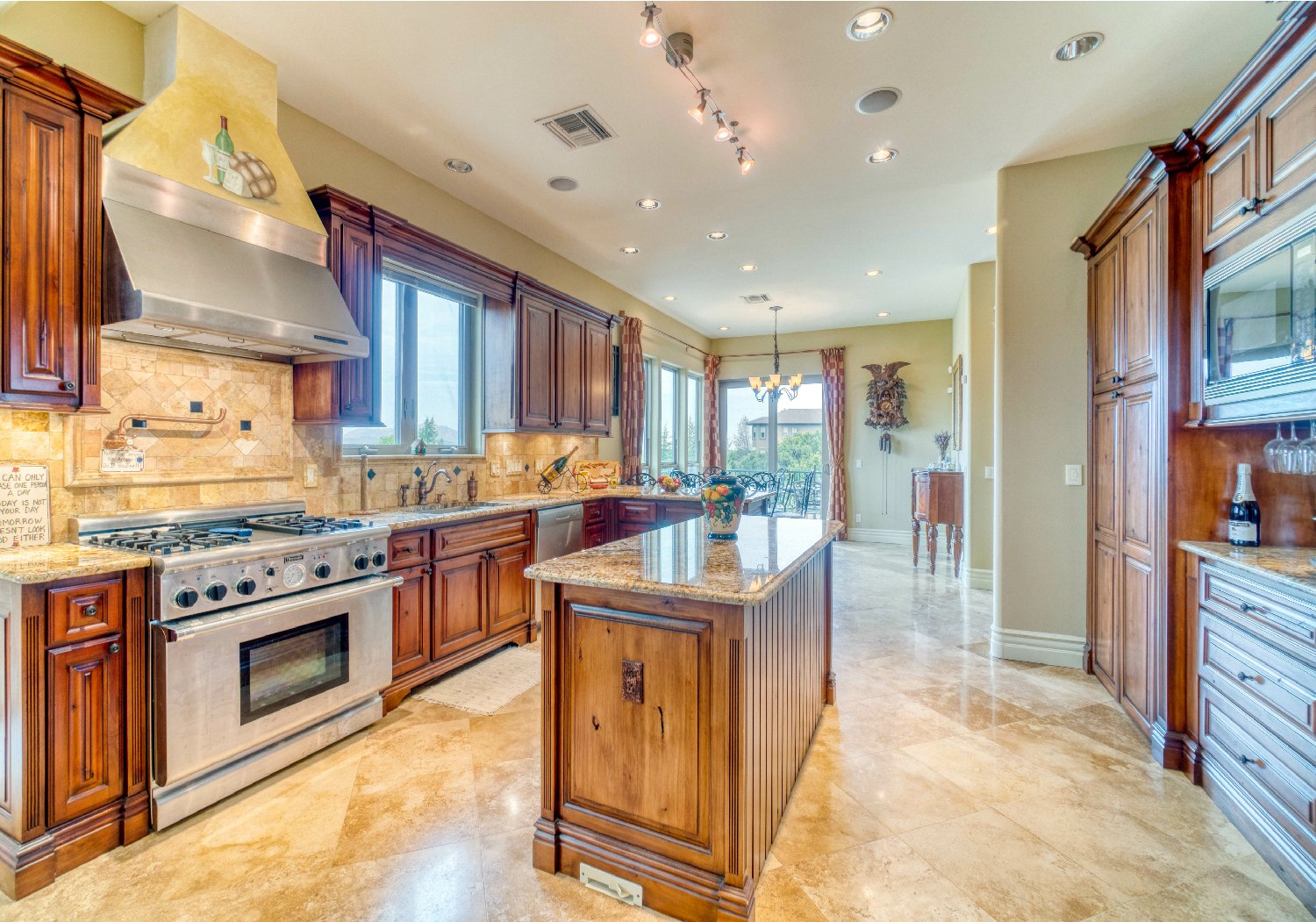 Sample kitchen before view
